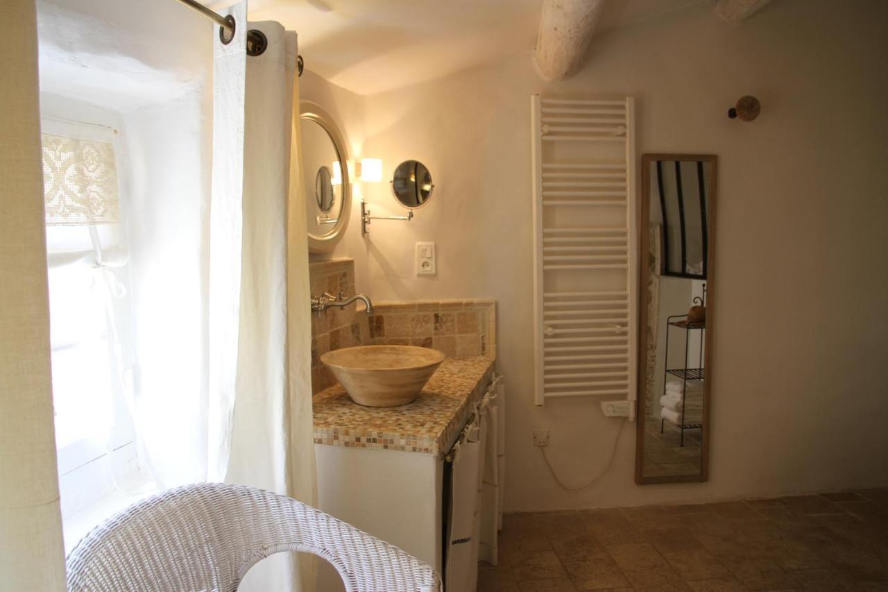 Le Passage Apartment Lourmarin Bagian luar foto