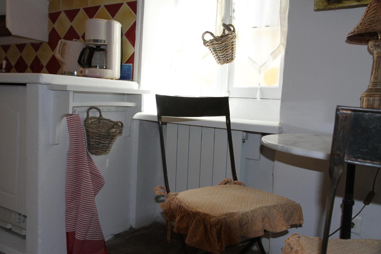 Le Passage Apartment Lourmarin Bagian luar foto