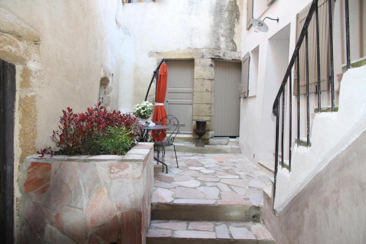 Le Passage Apartment Lourmarin Bagian luar foto