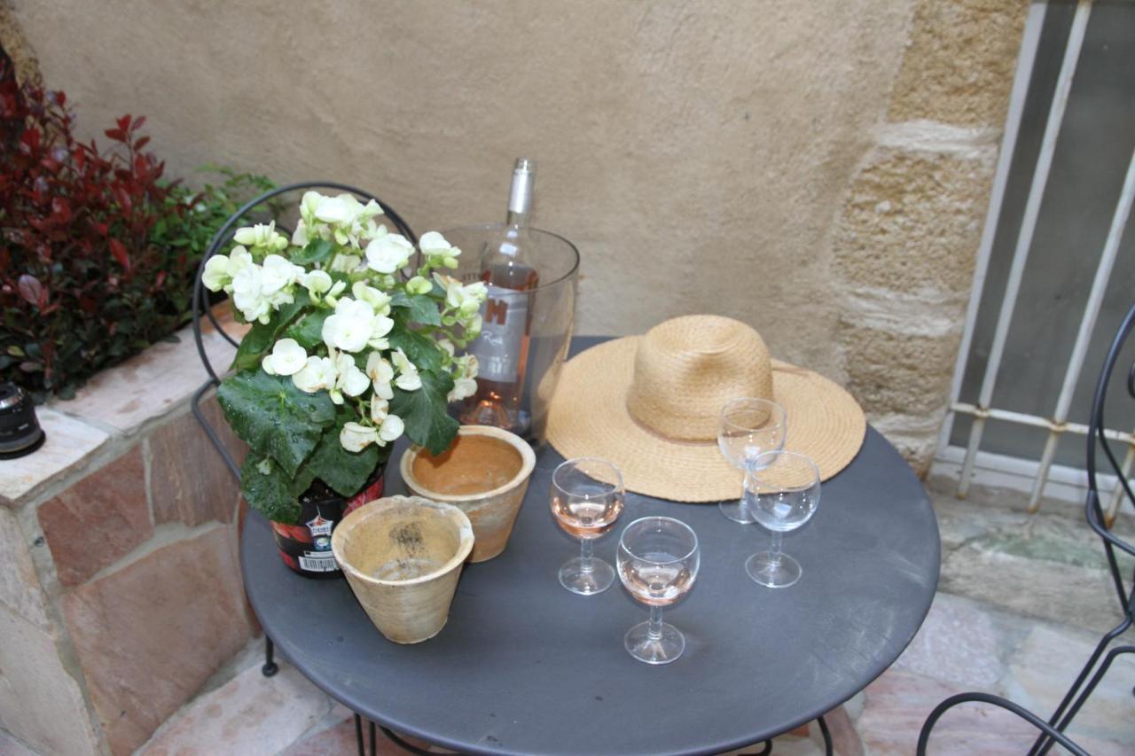 Le Passage Apartment Lourmarin Bagian luar foto