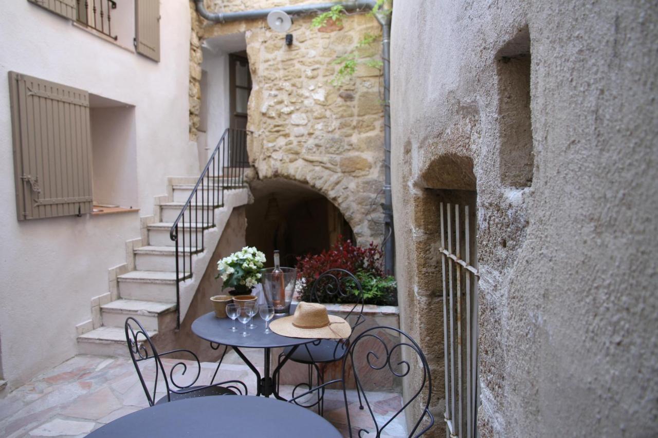 Le Passage Apartment Lourmarin Bagian luar foto
